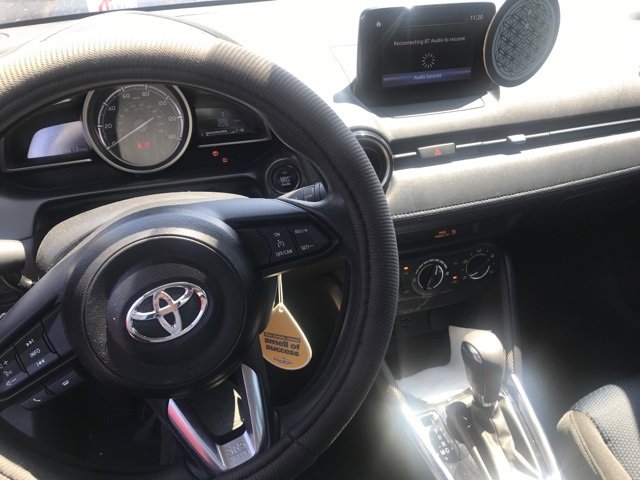 2019 Toyota Yaris LE photo 2