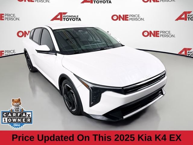 2025 Kia K4 EX AT's photo