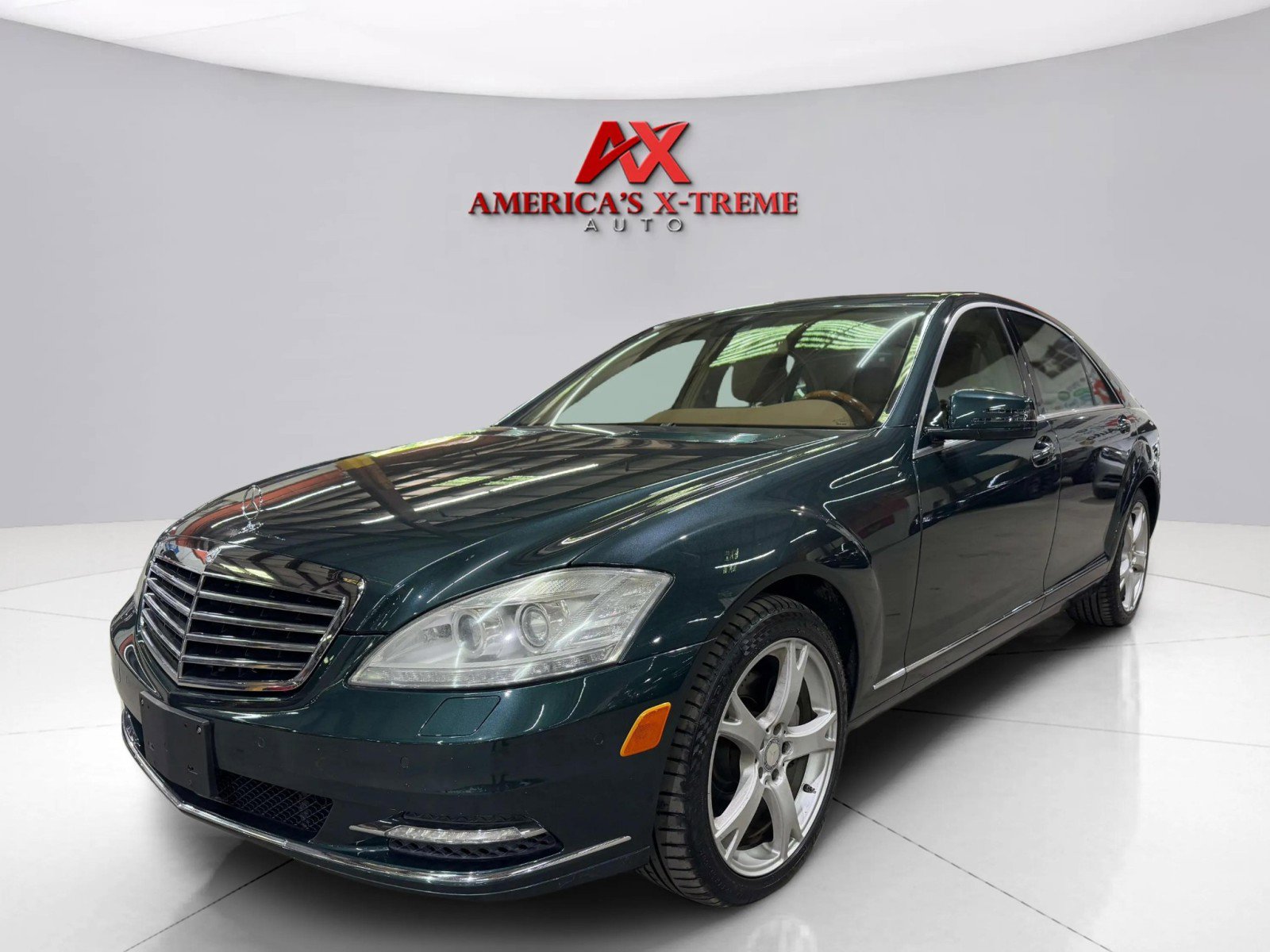 2011 Mercedes Benz S 550 4MATIC photo 2