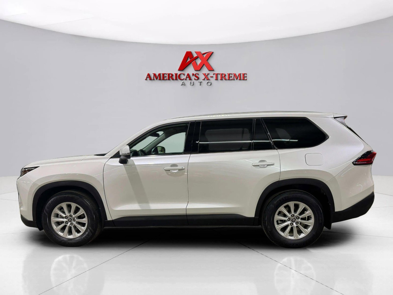 2024 Toyota Grand Highlander XLE photo 4