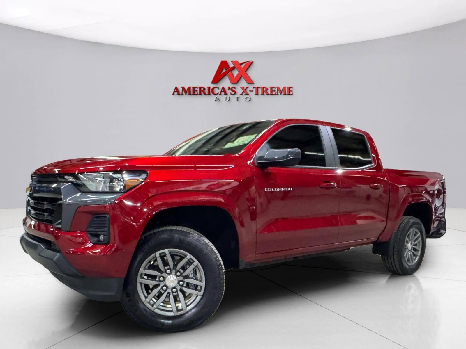 2024 Chevrolet Colorado LT photo 3