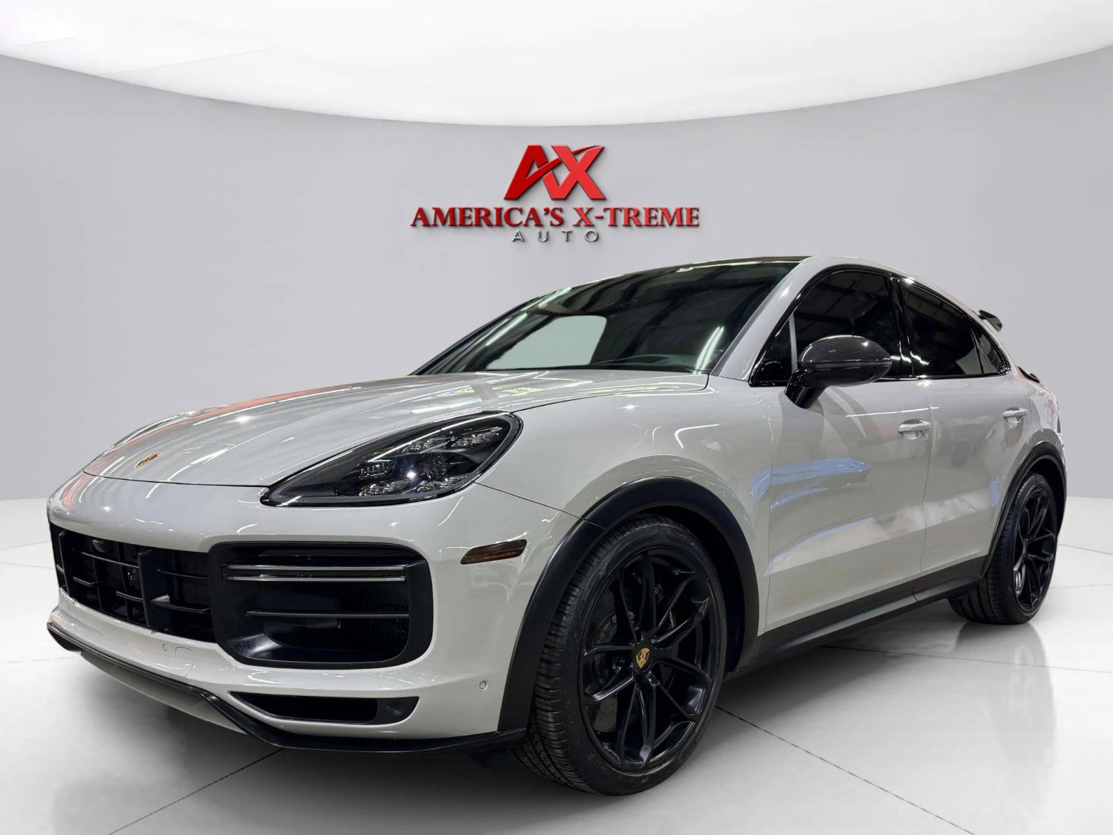 2022 Porsche Cayenne Coupe Turbo GT photo 2