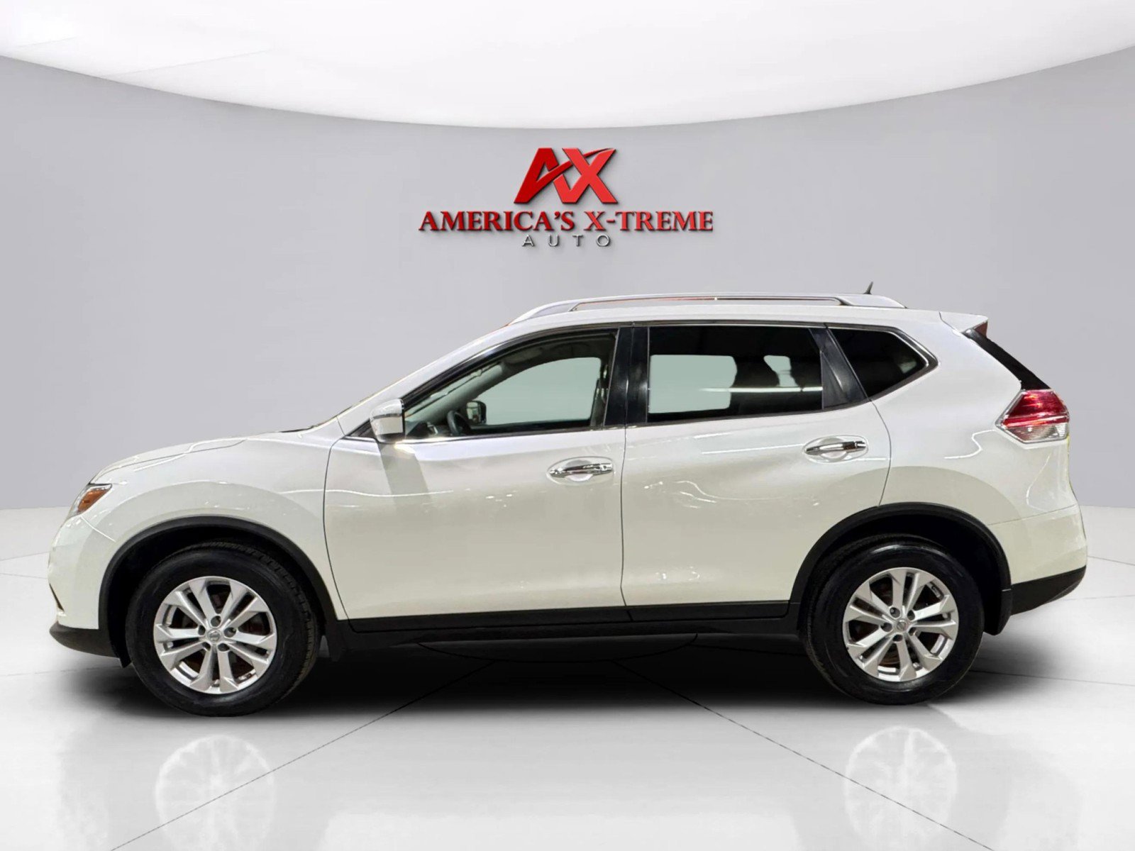 2016 Nissan Rogue SV photo 4