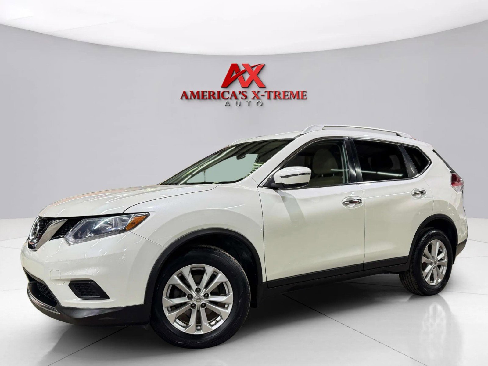 2016 Nissan Rogue SV photo 3