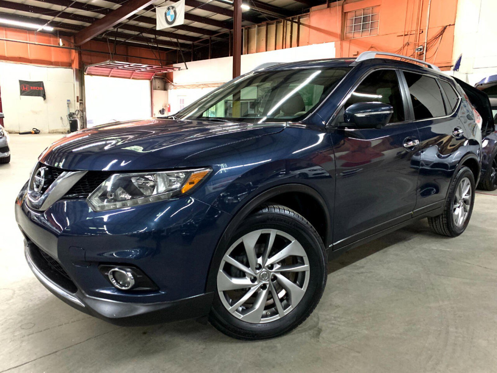 2015 Nissan Rogue SL photo 2