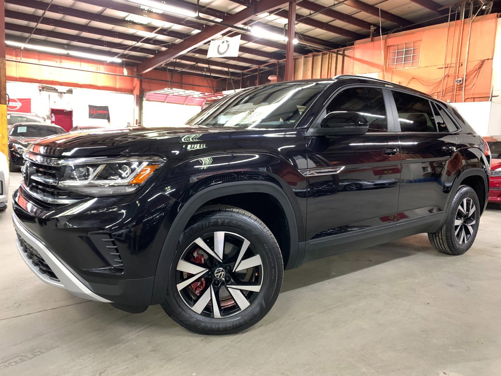2023 Volkswagen Atlas Cross Sport SE photo 3