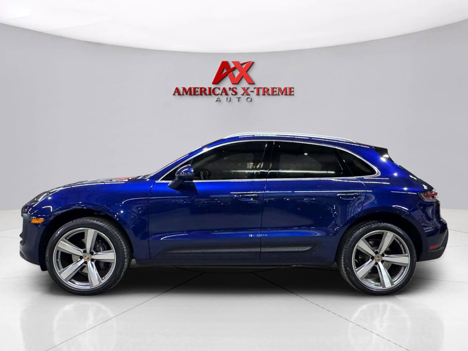 2024 Porsche Macan photo 4