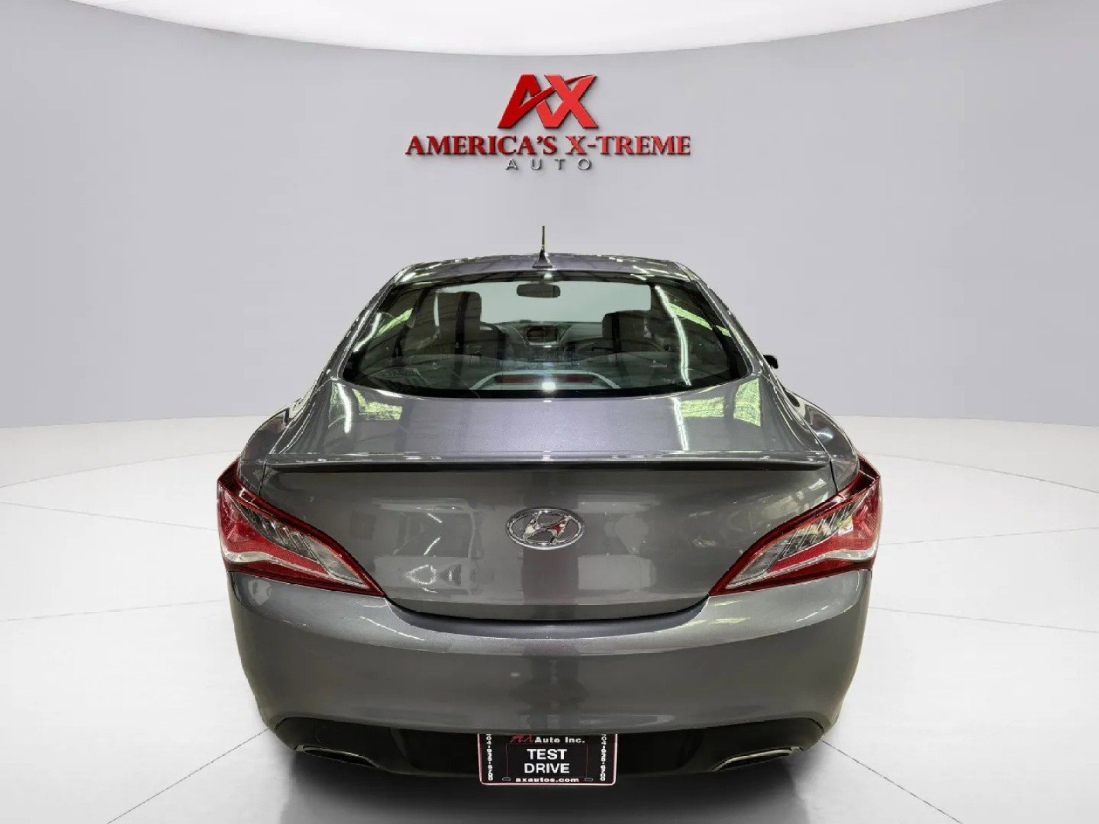 2015 Hyundai Genesis Coupe 3.8 R-Spec photo 4