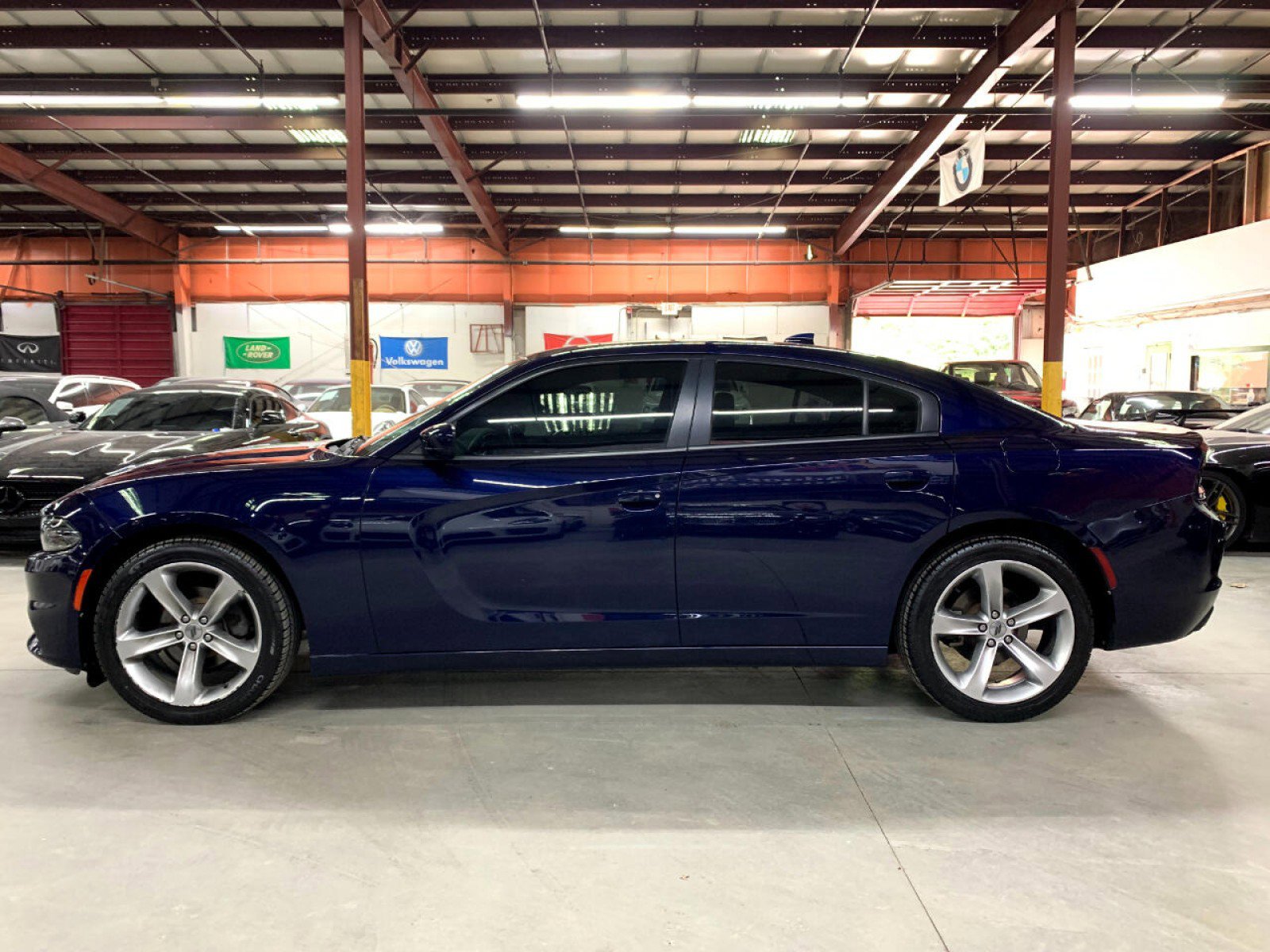 2017 Dodge Charger SXT photo 3