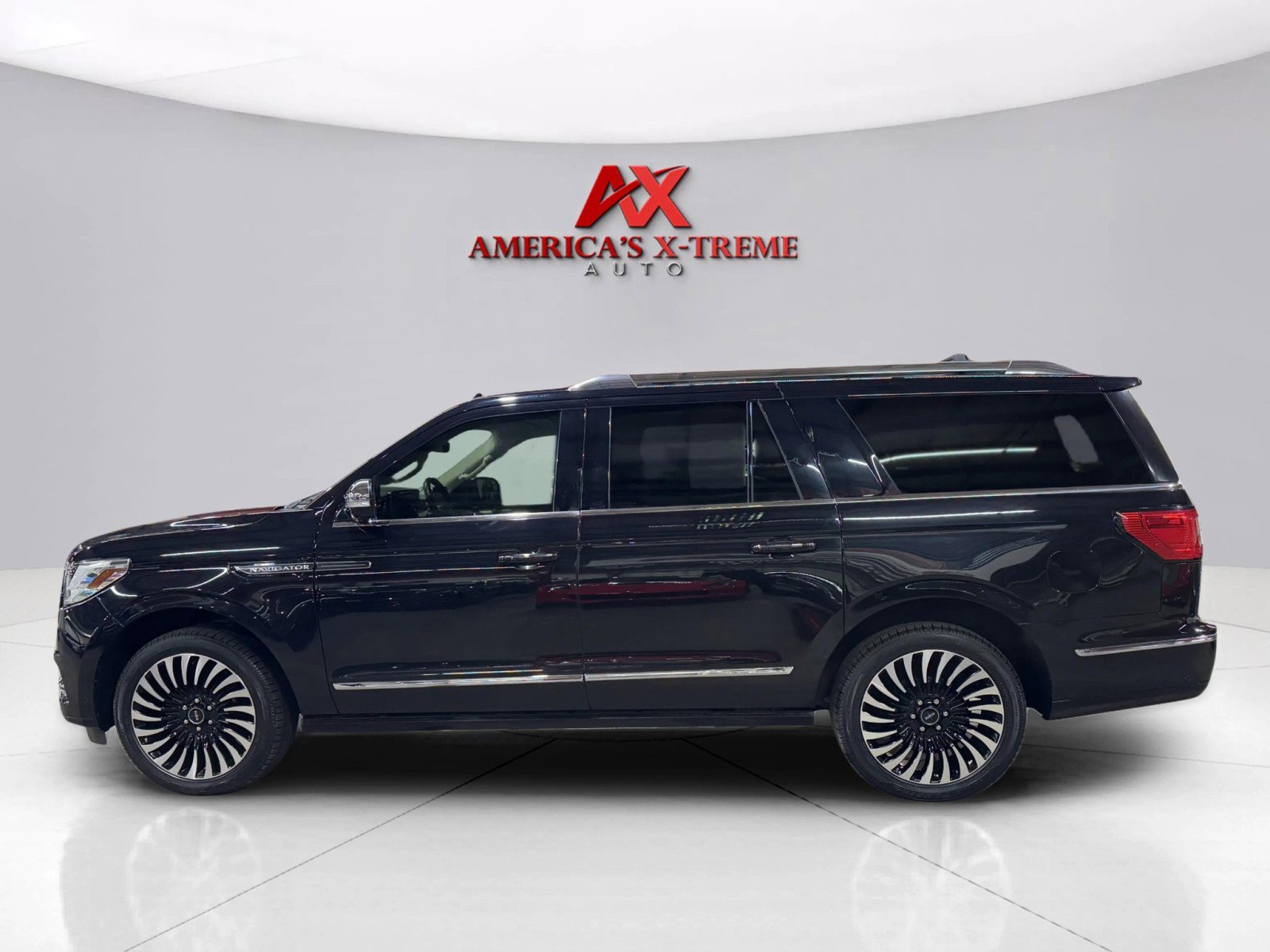2020 Lincoln Navigator Black Label photo 4