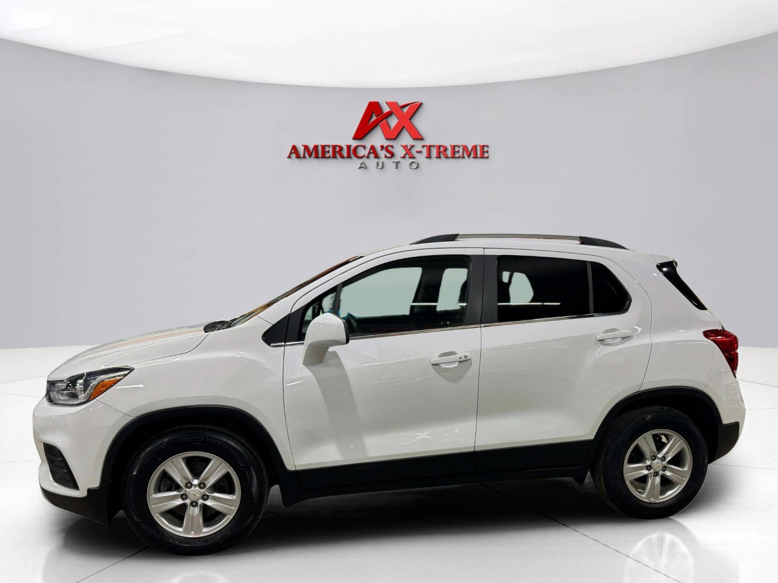 2020 Chevrolet Trax LT photo 3