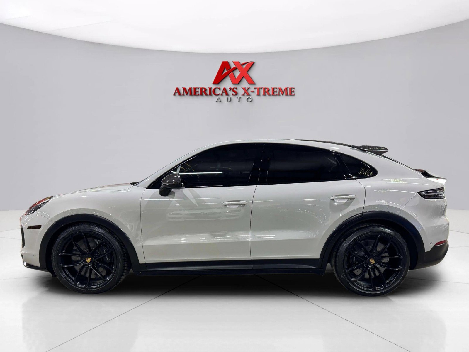 2022 Porsche Cayenne Coupe Turbo GT photo 3