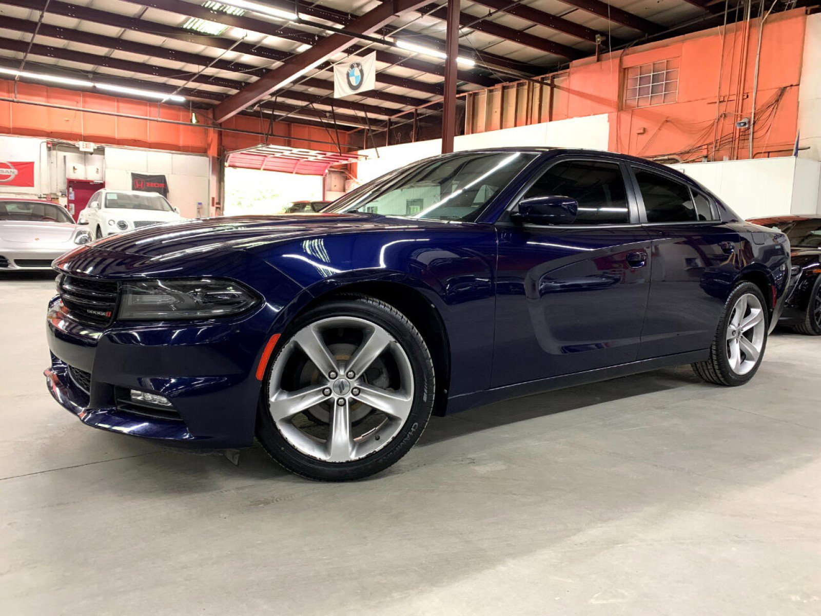 2017 Dodge Charger SXT photo 2