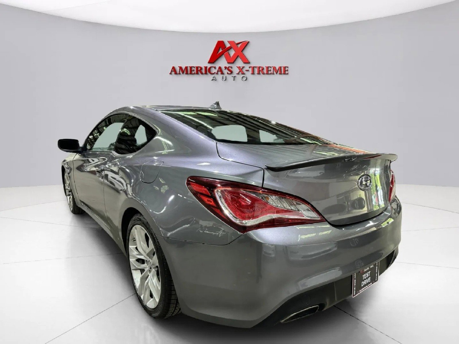 2015 Hyundai Genesis Coupe 3.8 R-Spec photo 3