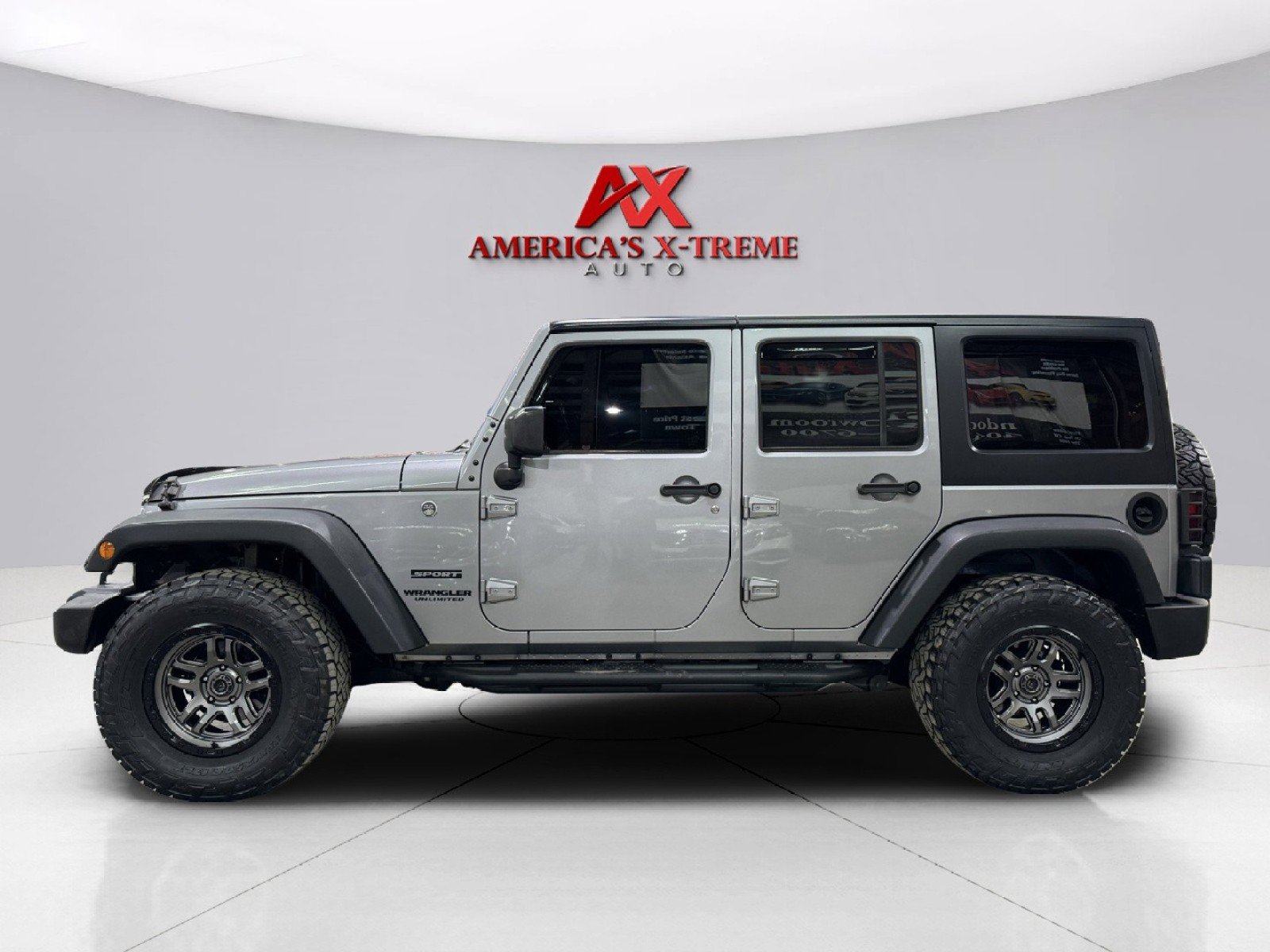 2017 Jeep Wrangler Unlimited Sport photo 3