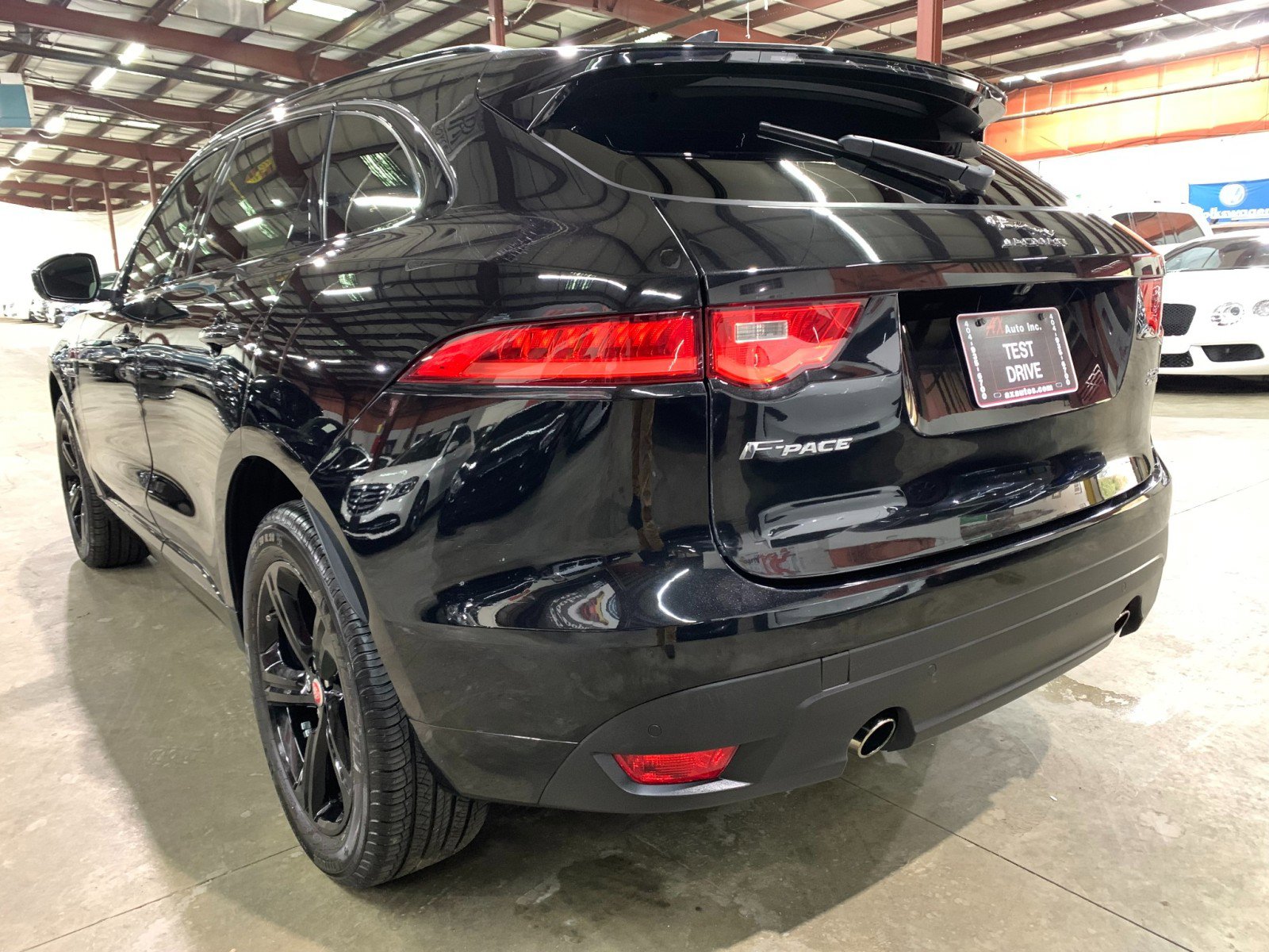 2020 Jaguar F-PACE Checkered Flag Edition photo 4
