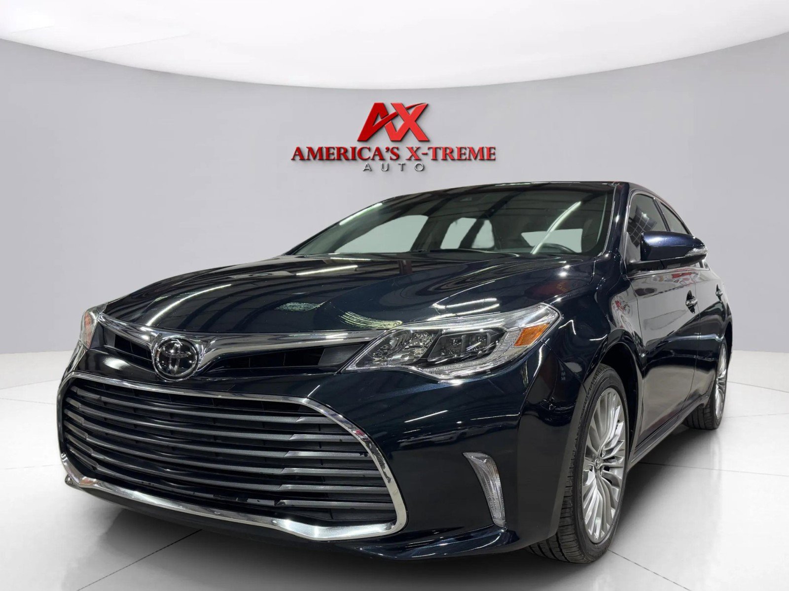 2018 Toyota Avalon Limited photo 3