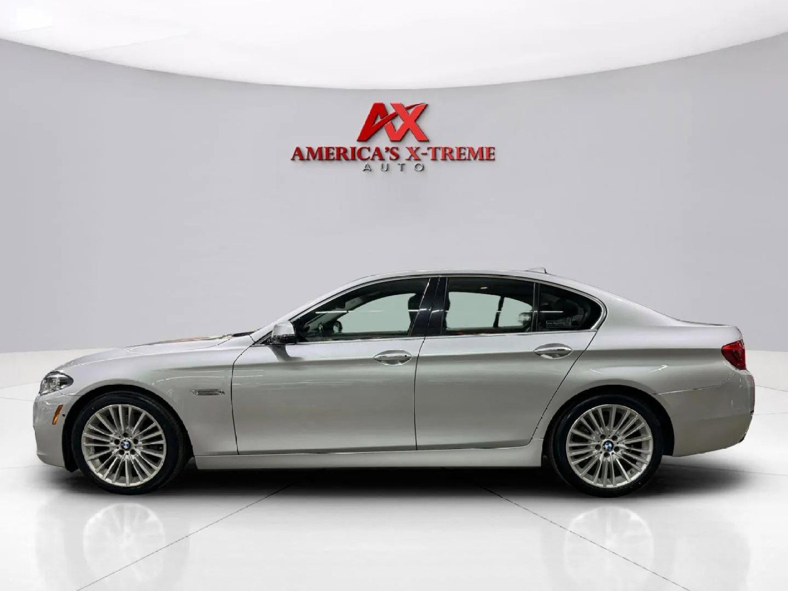 2014 Bmw 550i xDrive photo 2