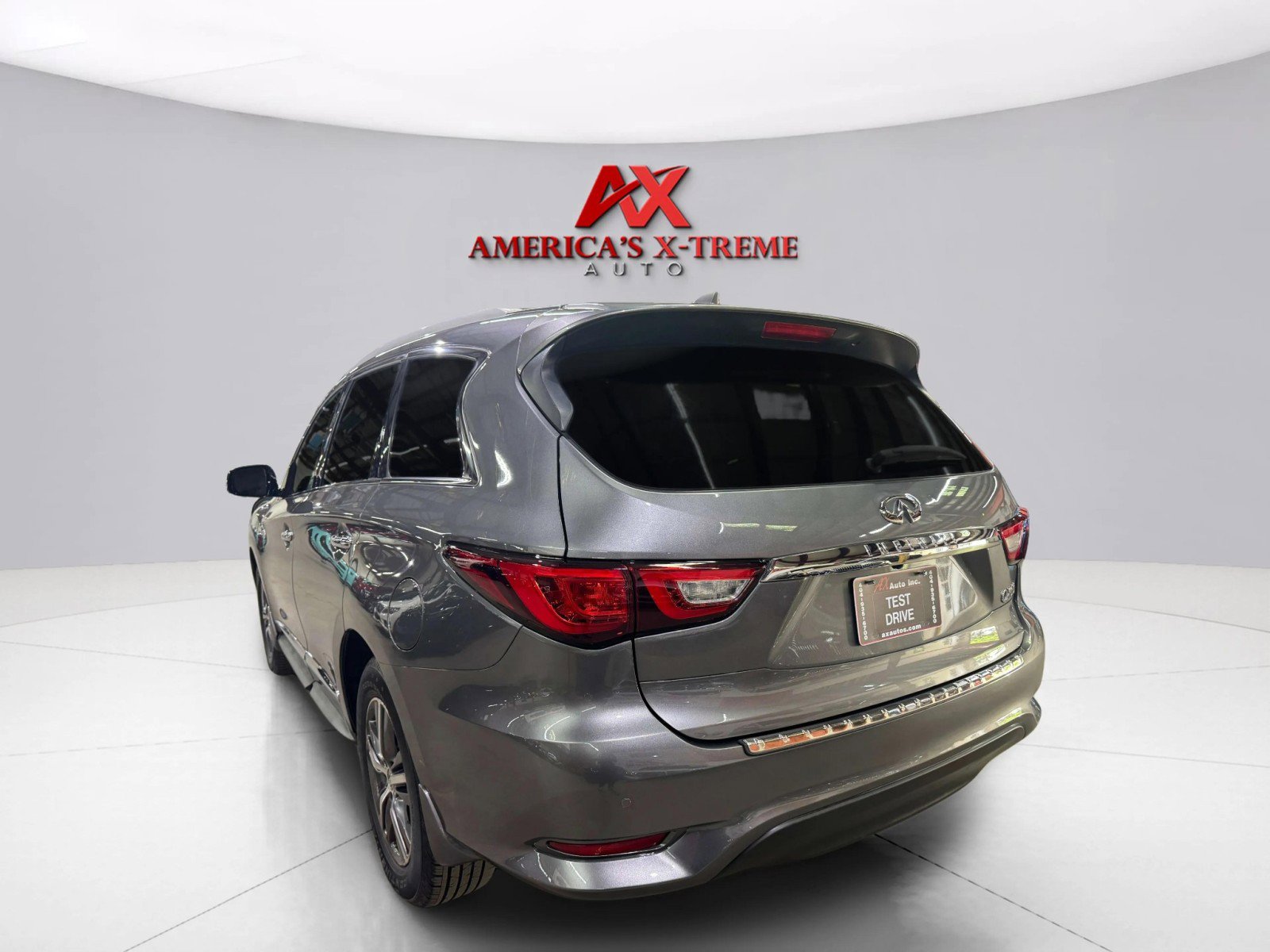 2017 Infiniti QX60 photo 4