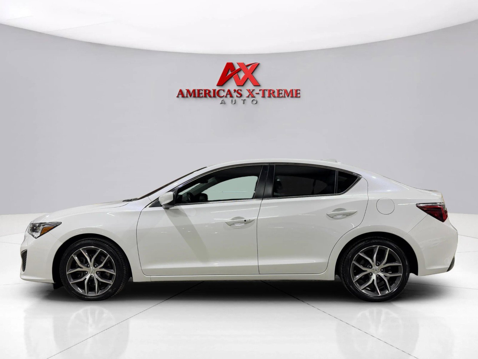 2019 Acura ILX Premium photo 2