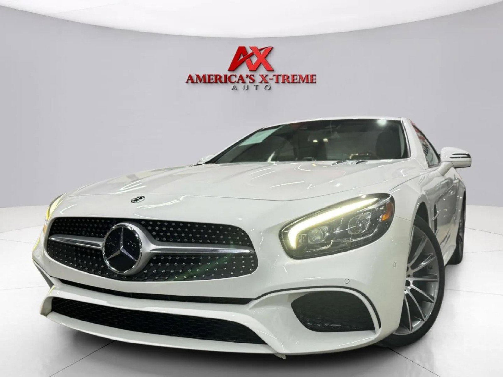2020 Mercedes Benz SL 550 photo 2