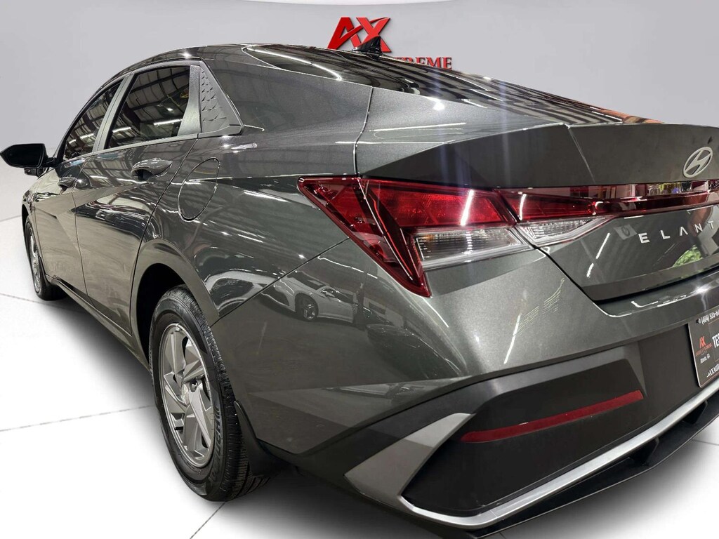 Used 2026 Hyundai Elantra SE Sedan