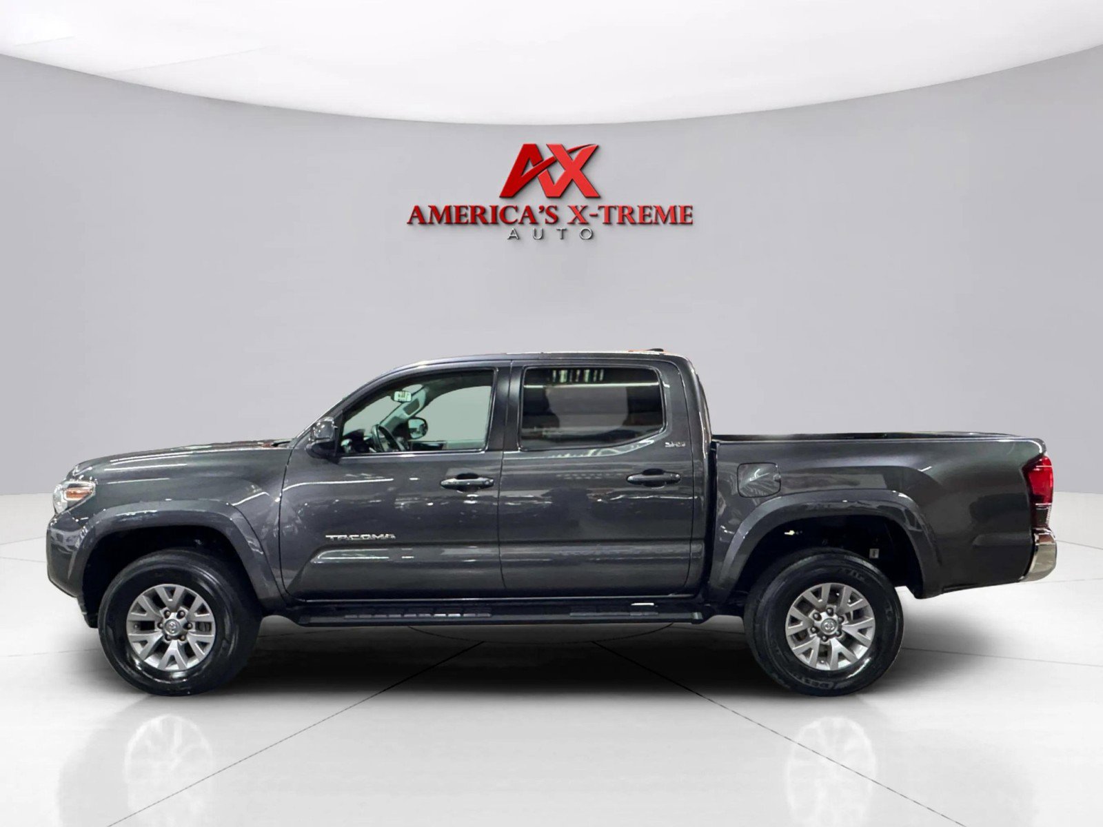 2019 Toyota Tacoma SR5 photo 4