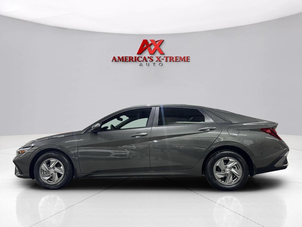 Used 2026 Hyundai Elantra SE Sedan