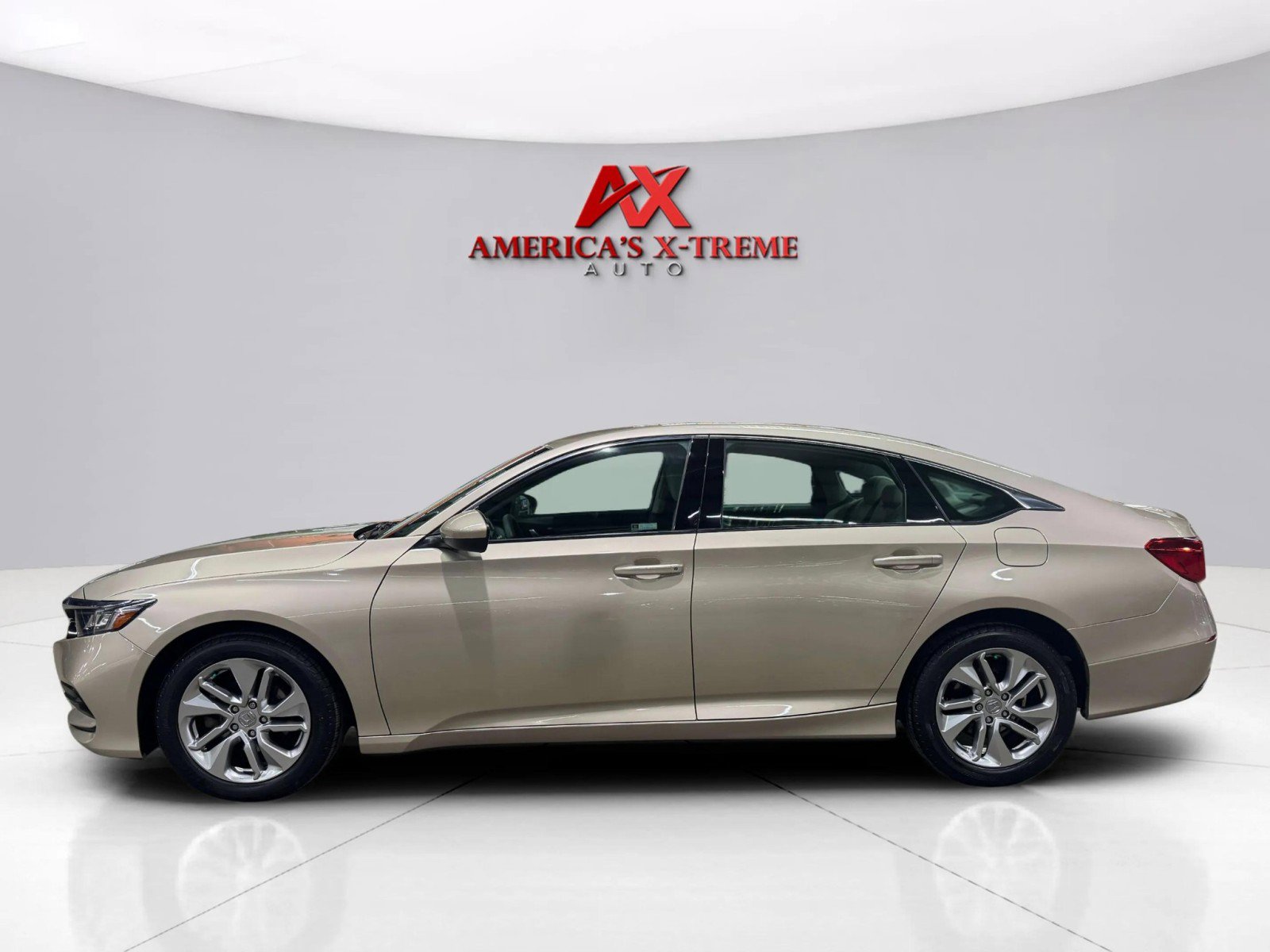 2018 Honda Accord LX photo 2