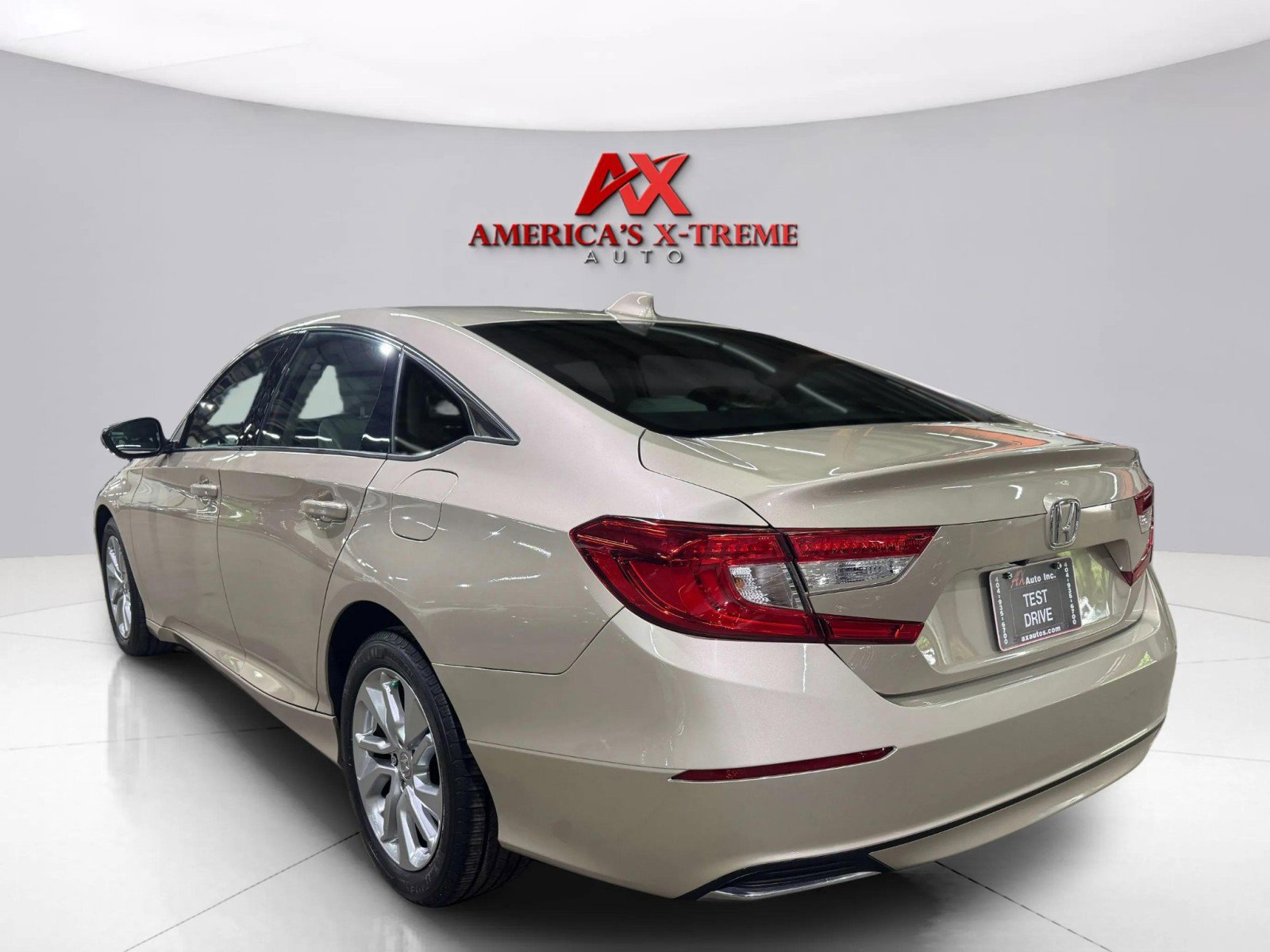 2018 Honda Accord LX photo 3