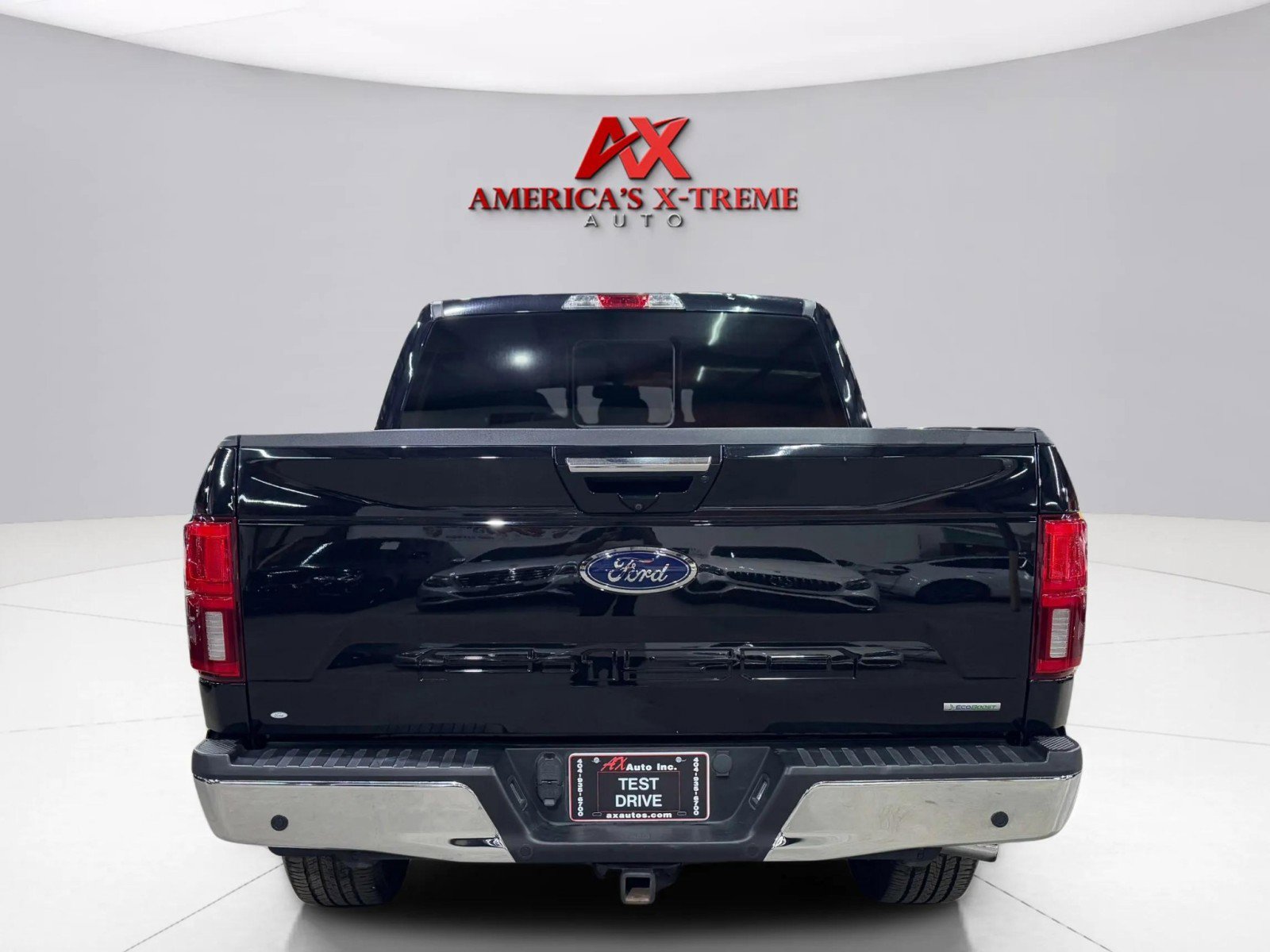 2019 Ford F-150 Lariat photo 2