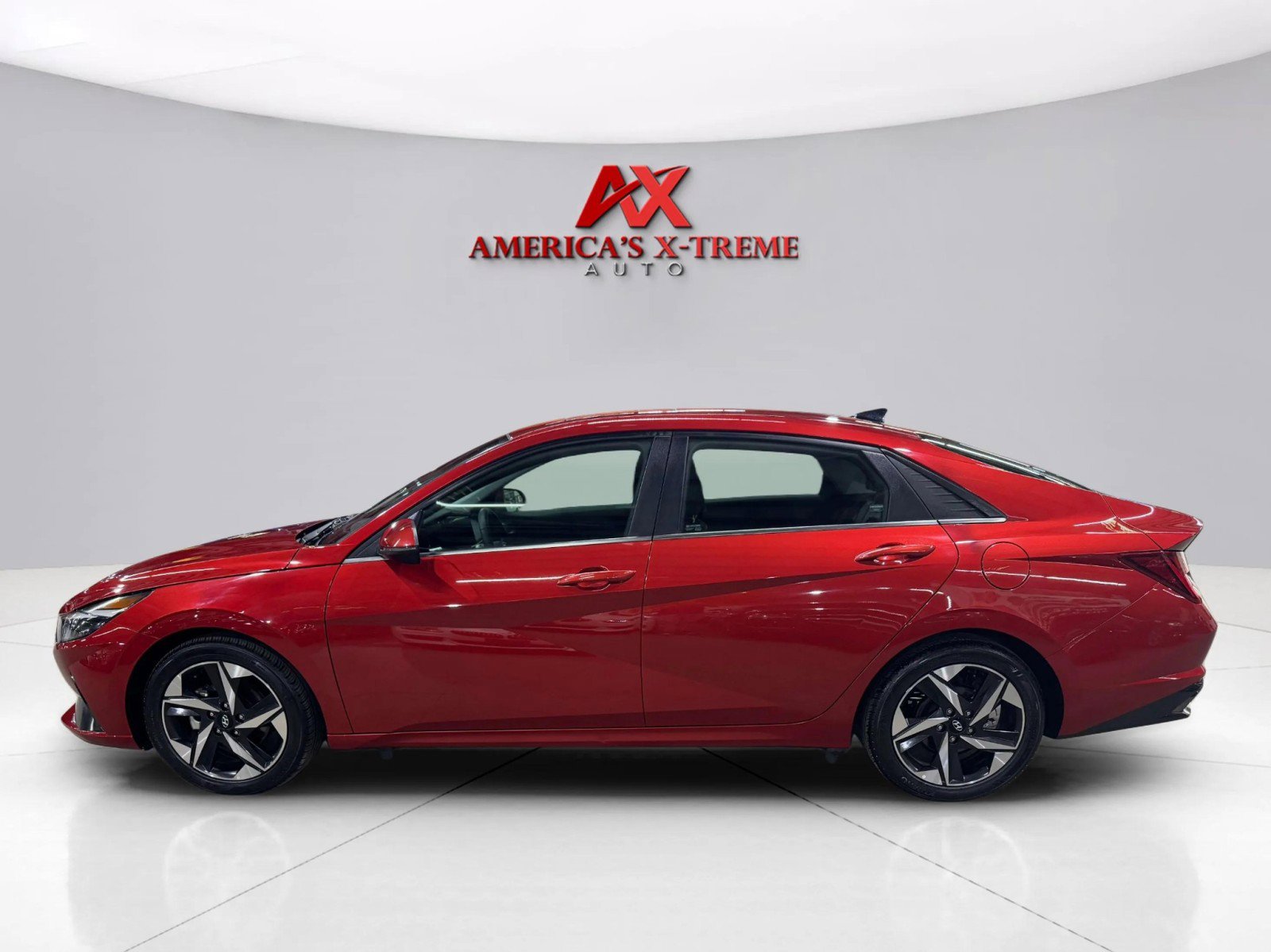 2022 Hyundai Elantra Limited photo 2