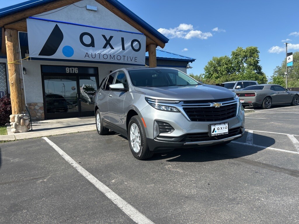 2023 Chevrolet Equinox LT photo 2