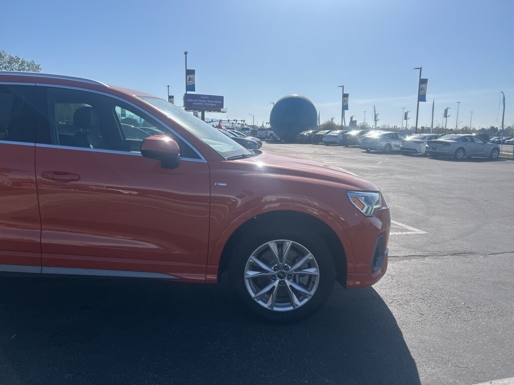 2023 Audi Q3 S line Premium photo 4