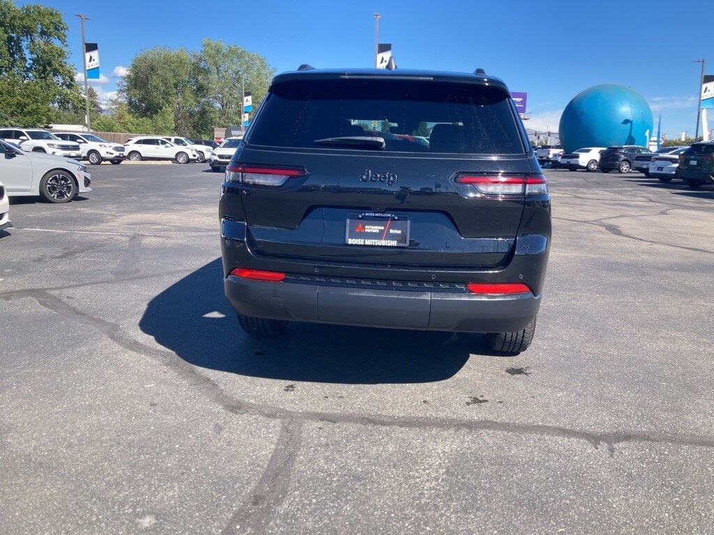 2024 Jeep Grand Cherokee Altitude photo 4