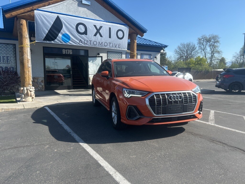2023 Audi Q3 S line Premium photo 3