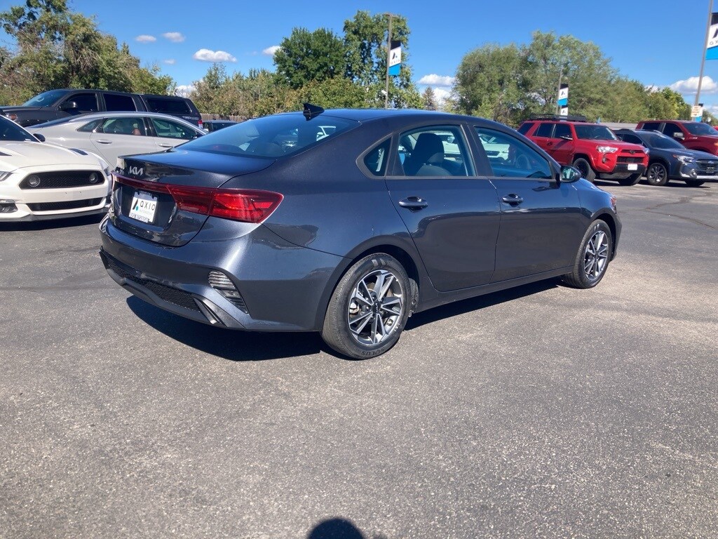 2023 Kia Forte LXS photo 3