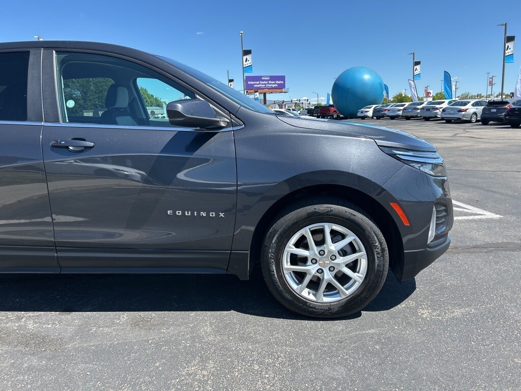 2023 Chevrolet Equinox LT photo 4