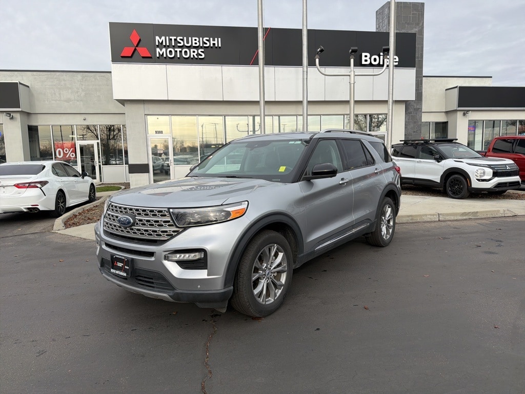 2023 Ford Explorer Limited's photo