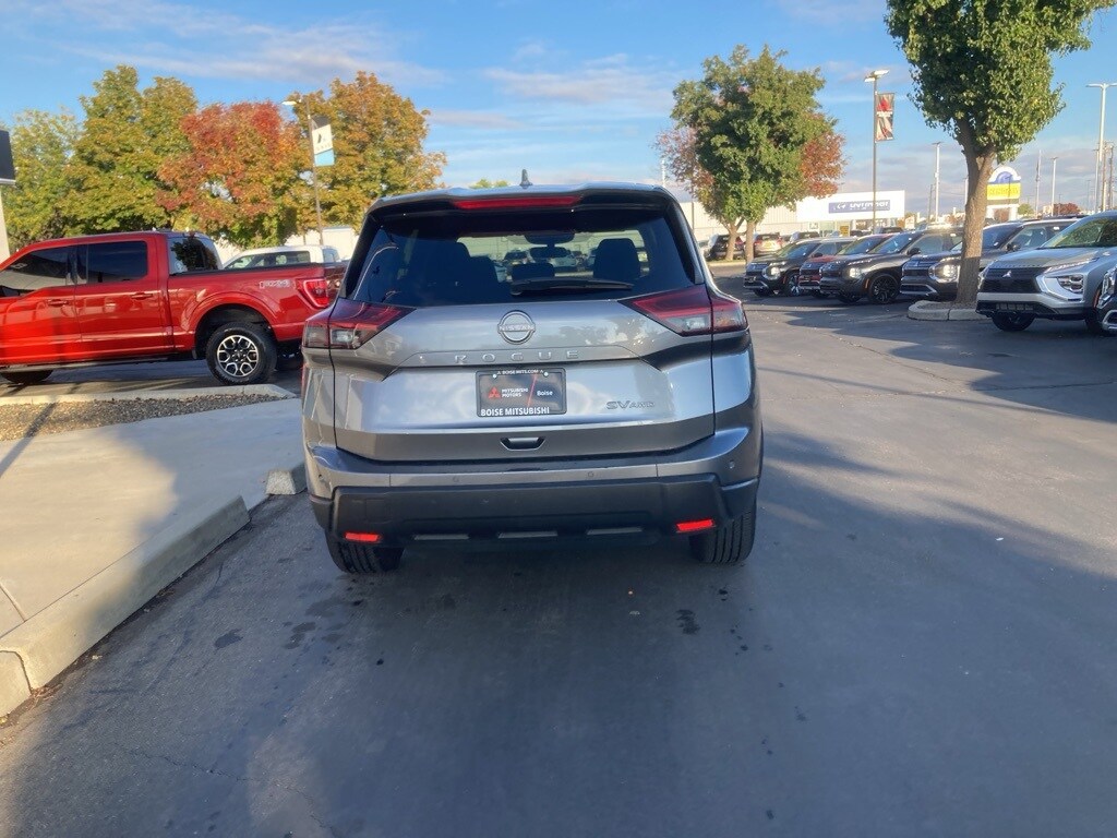 2024 Nissan Rogue SV photo 4