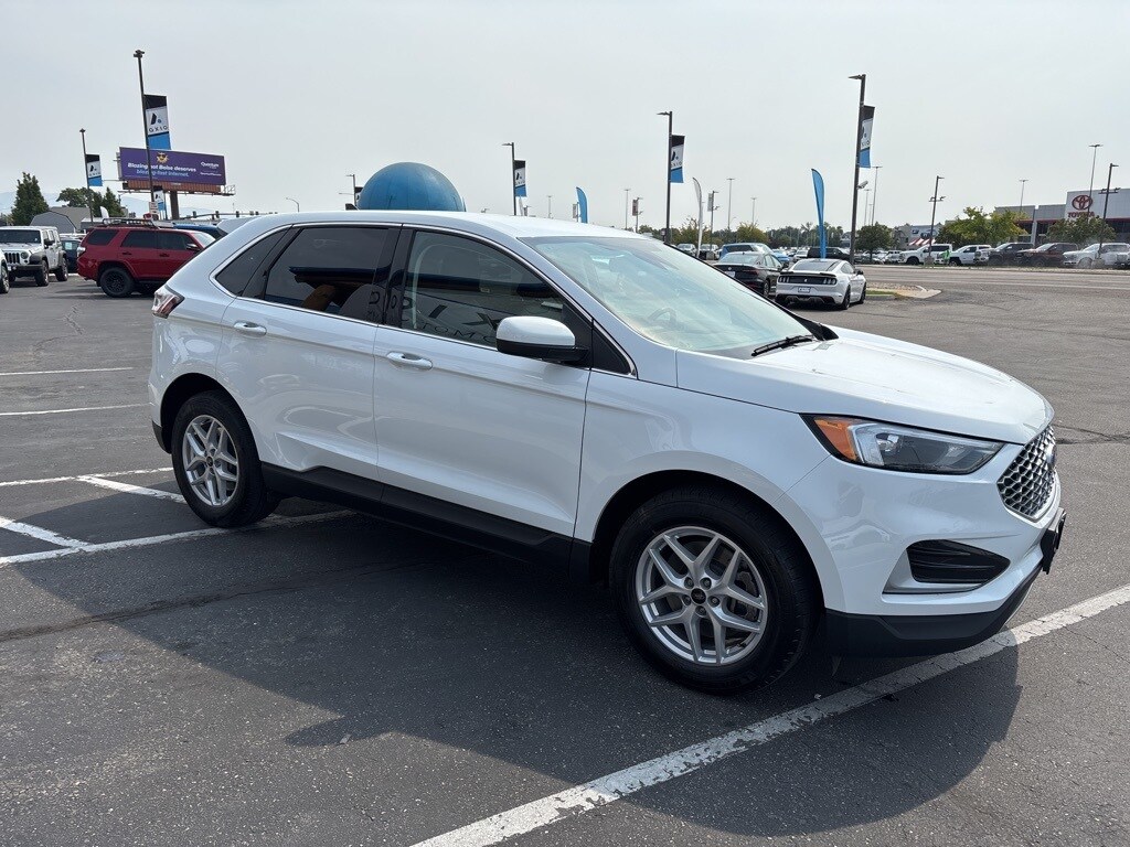 2024 Ford Edge SEL photo 3