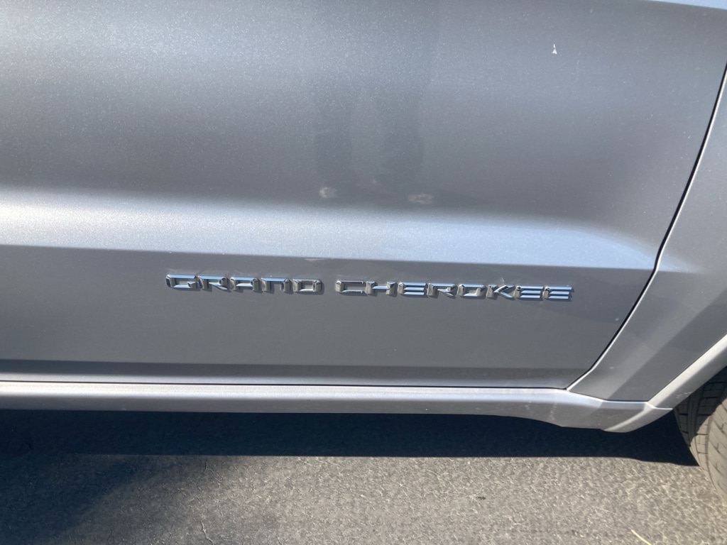 2014 Jeep Grand Cherokee Overland photo 2