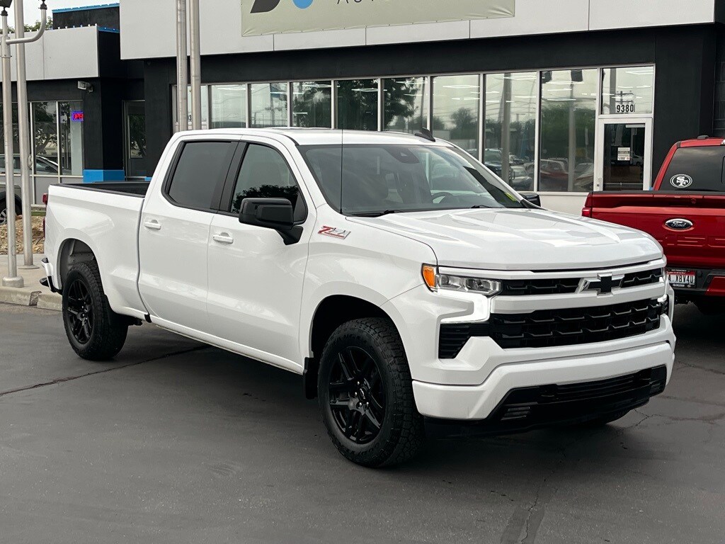 2024 Chevrolet Silverado 1500 RST photo 3