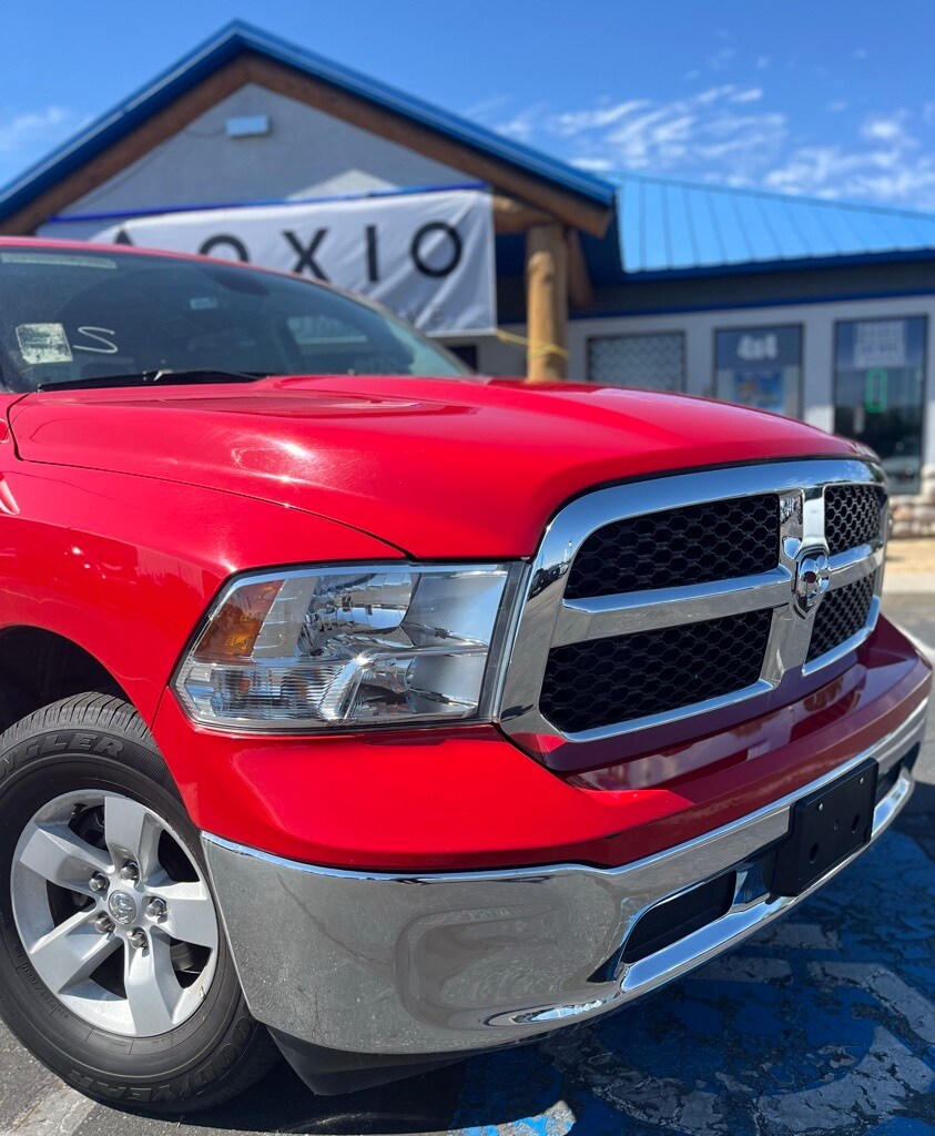 2023 Ram 1500 Classic SLT photo 3