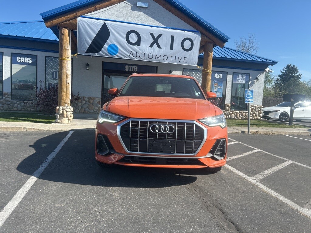 2023 Audi Q3 S line Premium photo 2