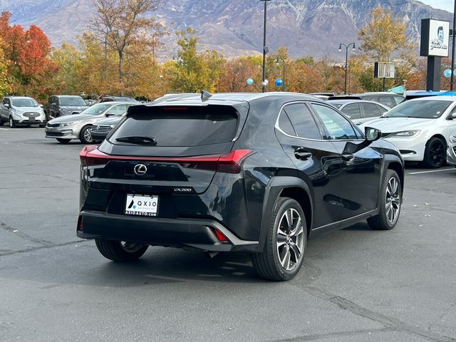 2019 Lexus UX 200 photo 4