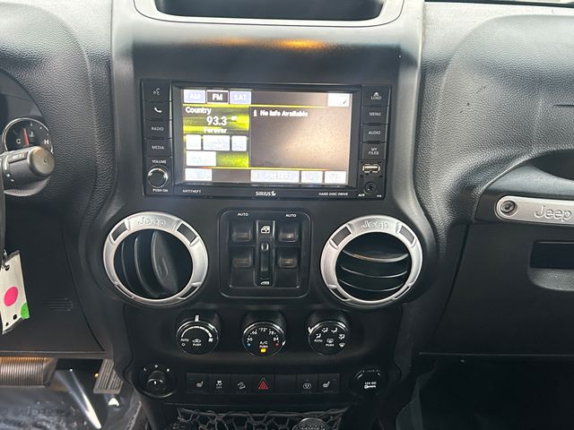 2014 Jeep Wrangler Unlimited Sahara - Photo 14