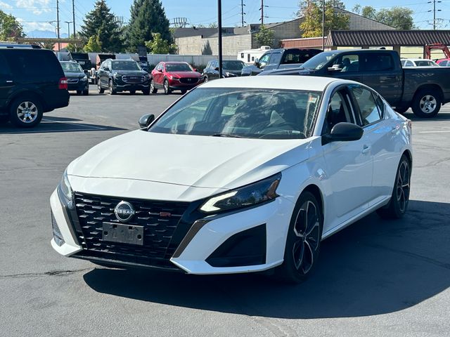 2023 Nissan Altima SR - Photo 9