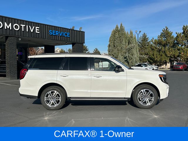 2025 Ford Expedition photo 2