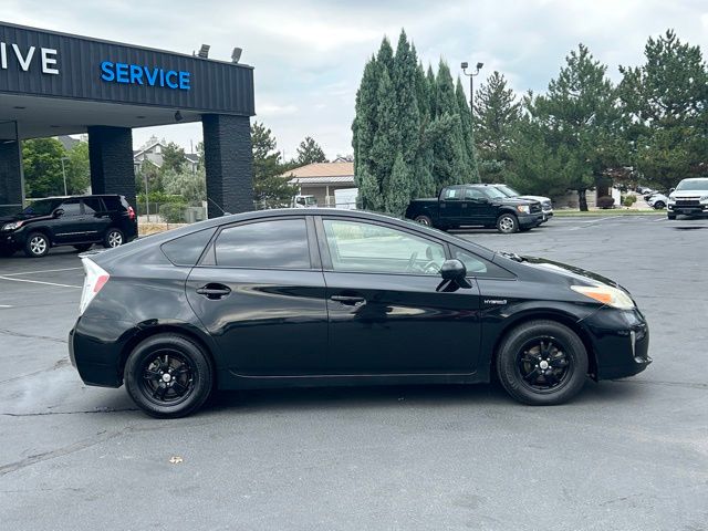 2015 Toyota Prius Four photo 3